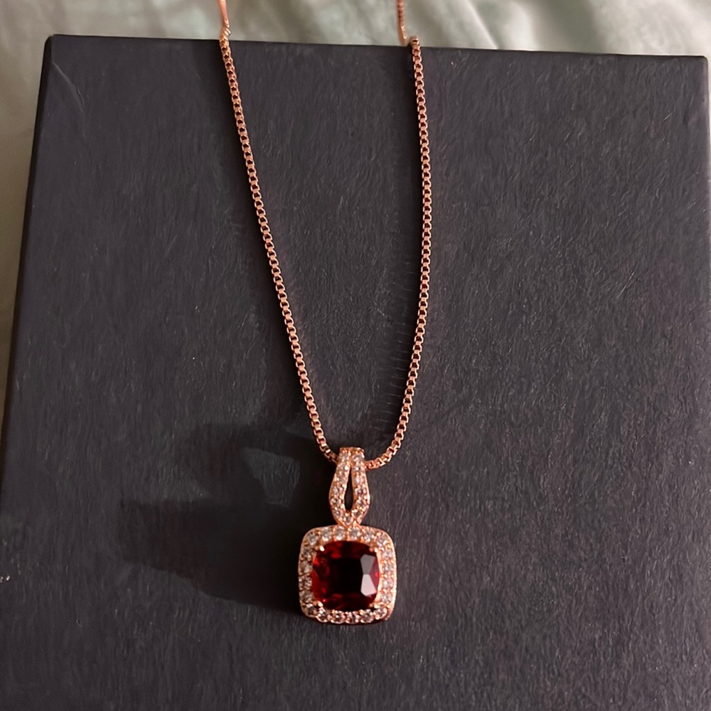 Red stone/ rose gold necklace